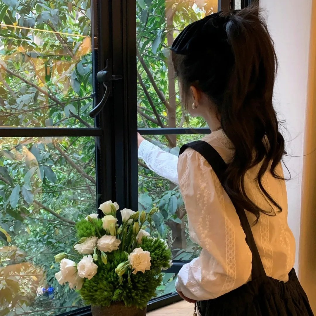 笨拙之极的前辈。